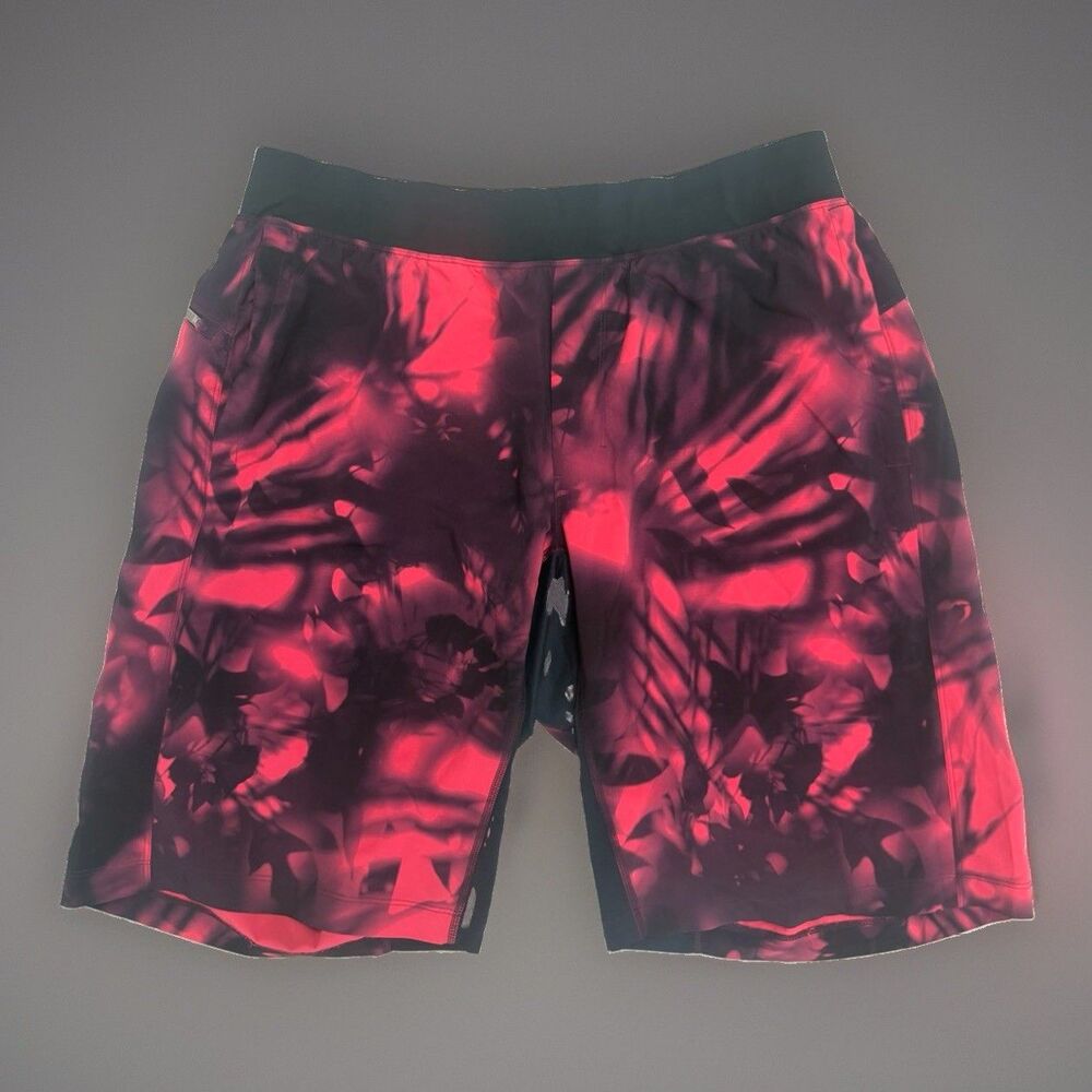 Lululemon Assert Shorts Mens XL Pink Geometric Pockets Performance Stretch Gym